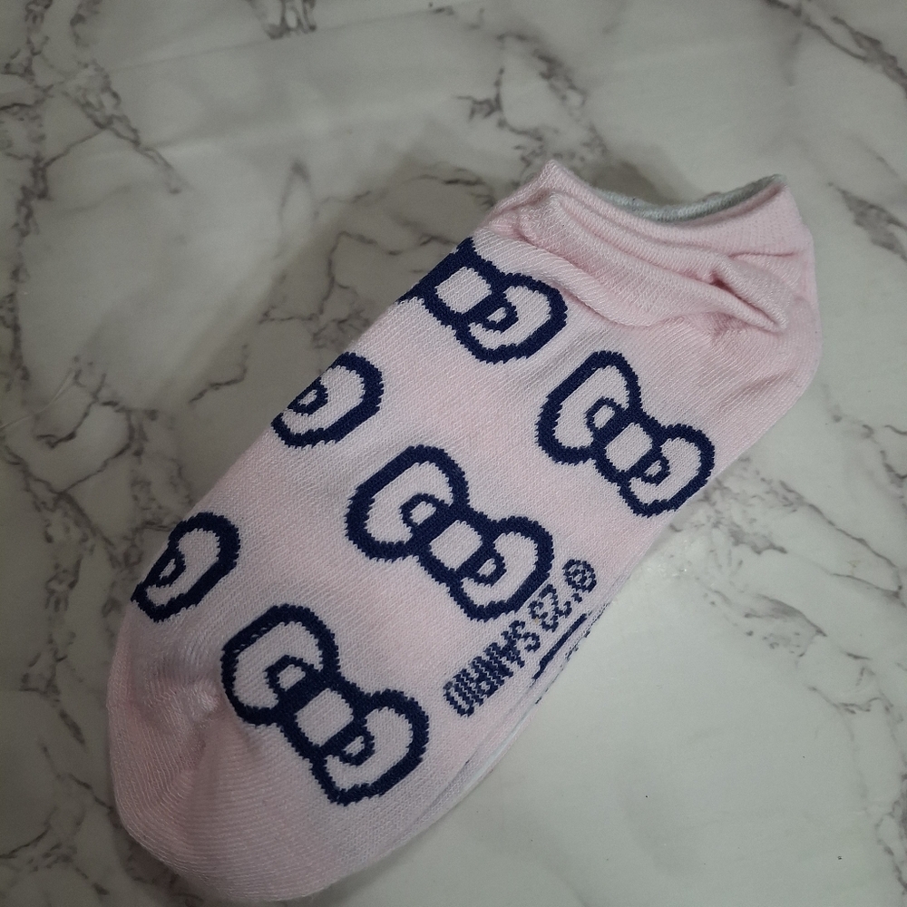 Hello Kitty Sock Set - Picture 4 of 4